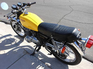Illustration for article titled For $5,950, This 1976 Honda CB400F Could Be Four Into Wonderful